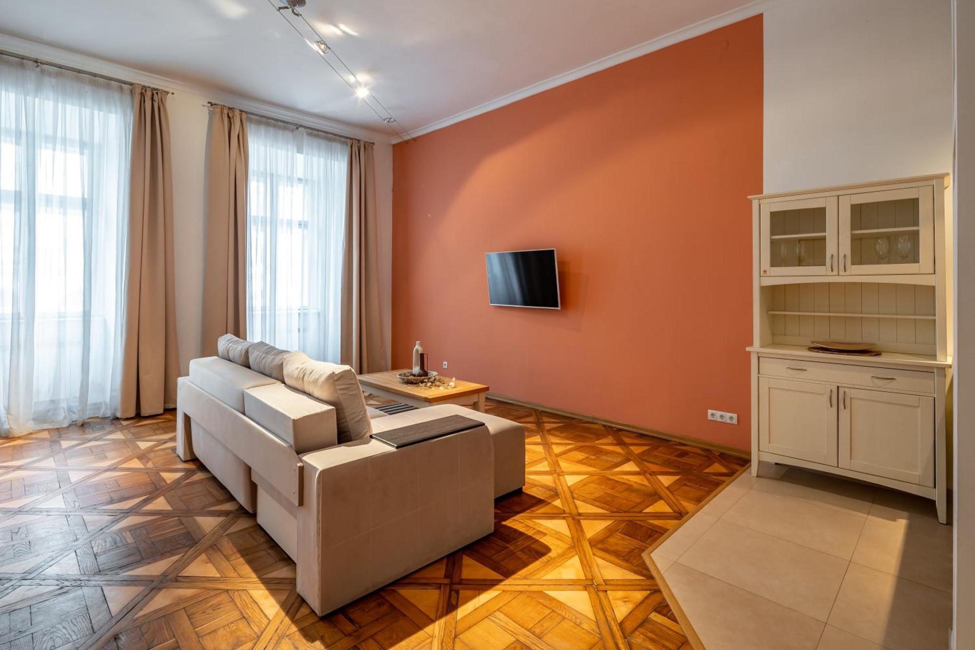 Romari Площа Ринок 28 Daire Lviv Dış mekan fotoğraf