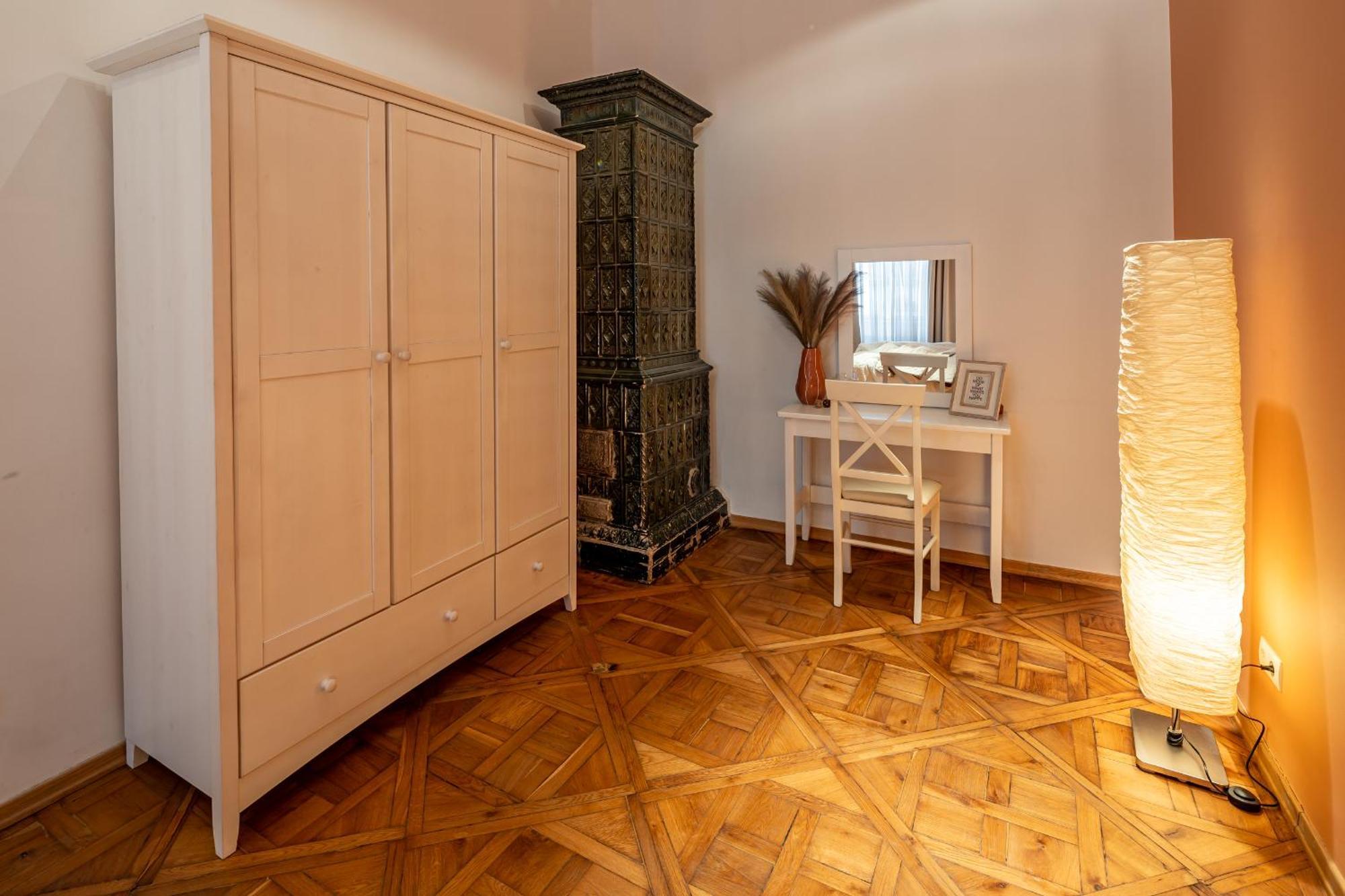Romari Площа Ринок 28 Daire Lviv Dış mekan fotoğraf
